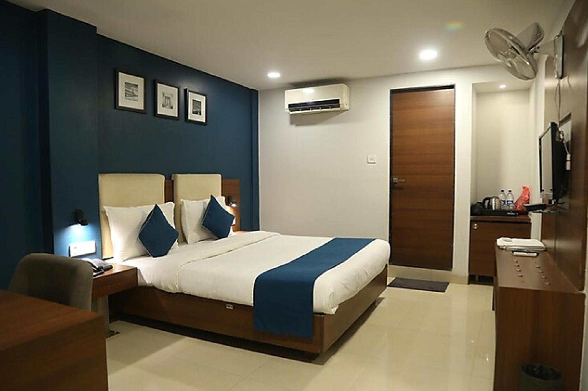 Hotel Concord Galaxy Mumbai Exteriör bild
